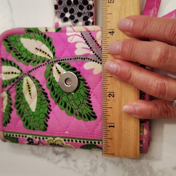 Vera Bradley Priscilla Pink Bi Fold Wallet Retired Print - Picture 6 of 7